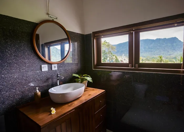 Ume Dukuh Lodge *